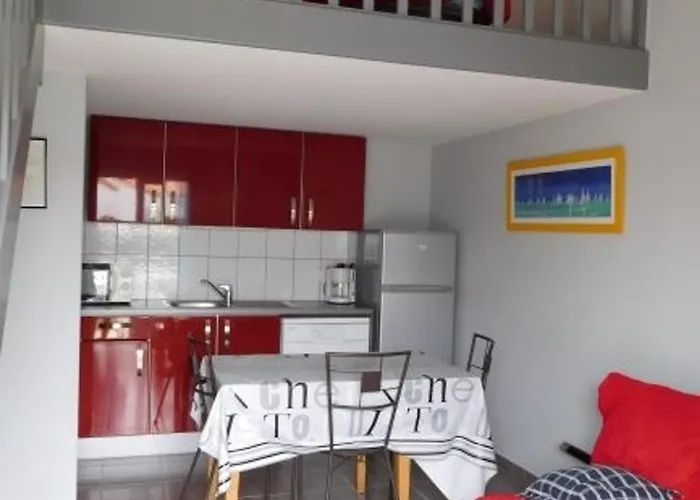 Semesterbostad Maison Avec Piscine A La Faute-sur-mer, Proche - Fr-1-476-162